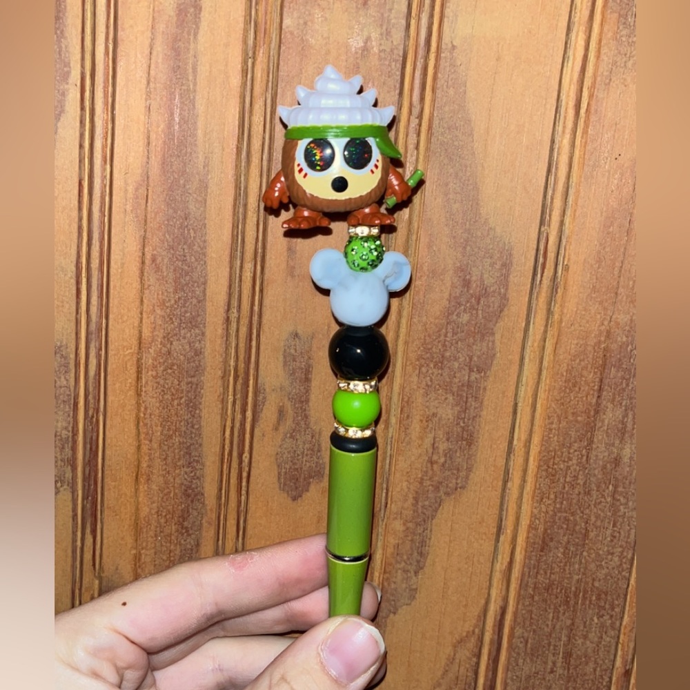 Disney Doorables Moana Kukumora Ballpoint Green Beaded Pen
